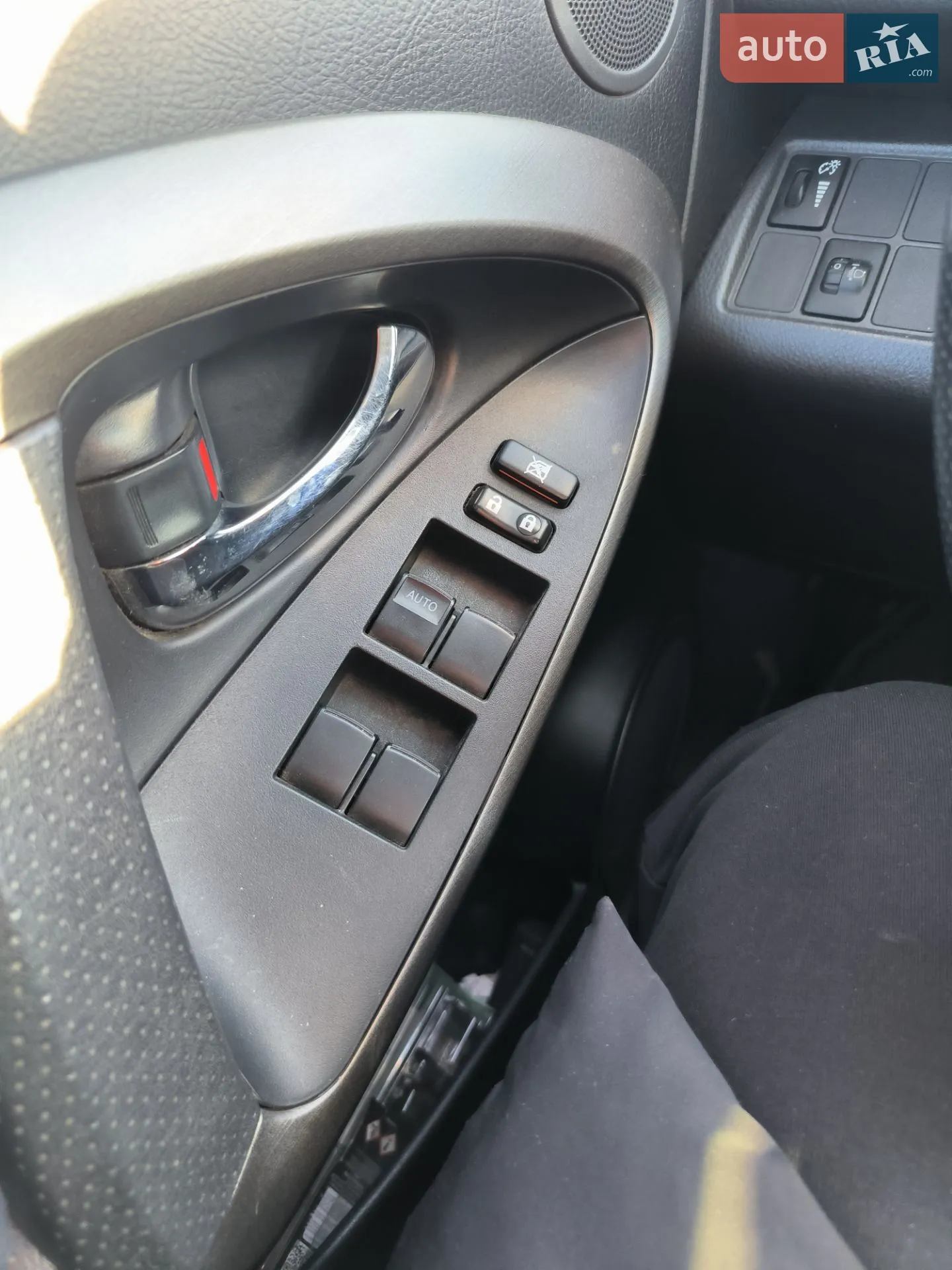 2010 Toyota RAV 4 - мініатюра 16