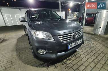 Внедорожник / Кроссовер Toyota RAV4 2012 в 