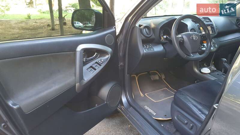 Внедорожник / Кроссовер Toyota RAV4 2012 в Киеве