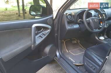 Внедорожник / Кроссовер Toyota RAV4 2012 в 