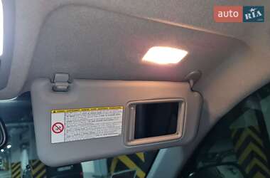 Внедорожник / Кроссовер Toyota RAV4 2012 в 