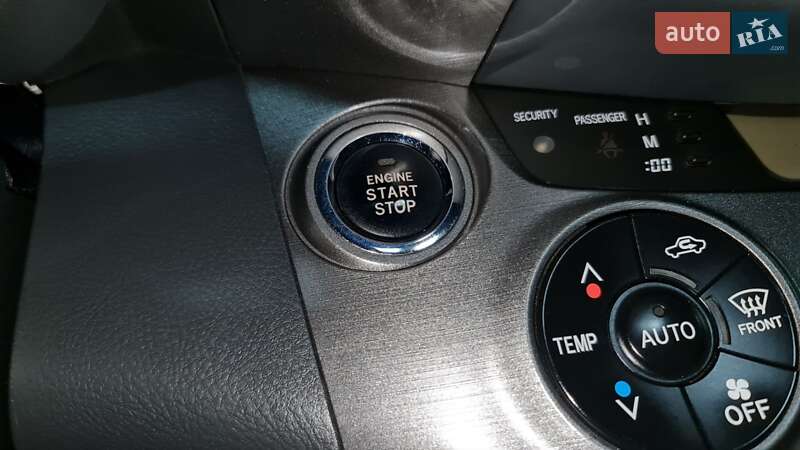 Внедорожник / Кроссовер Toyota RAV4 2012 в Киеве