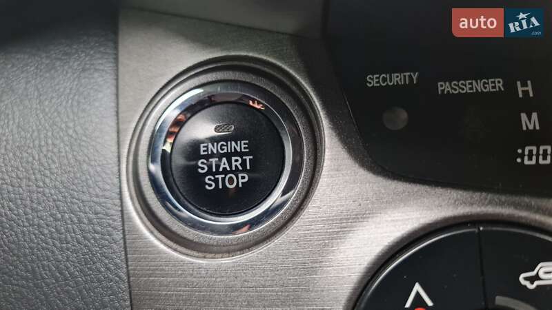 Внедорожник / Кроссовер Toyota RAV4 2012 в Киеве