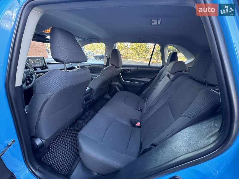 Позашляховик / Кросовер Toyota RAV4 2019 в Одесі