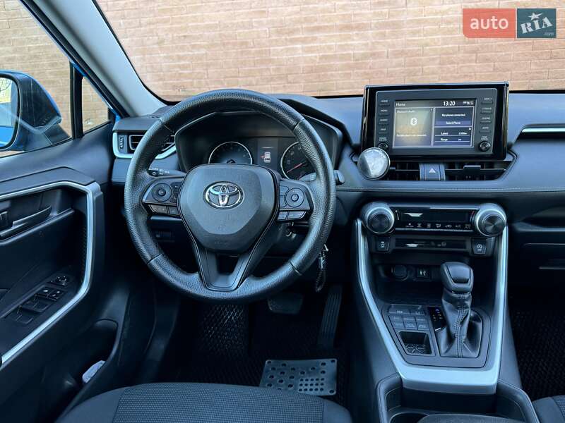 Позашляховик / Кросовер Toyota RAV4 2019 в Одесі