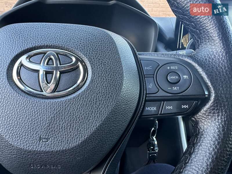 Позашляховик / Кросовер Toyota RAV4 2019 в Одесі