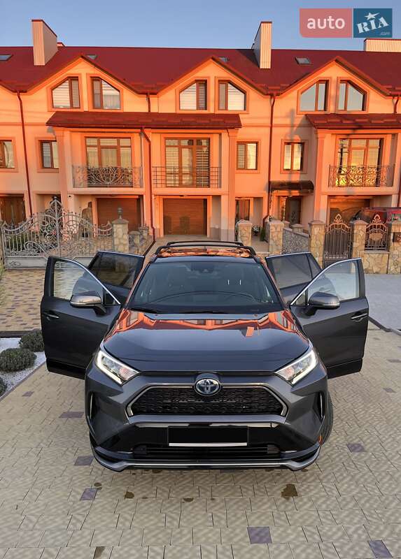 Позашляховик / Кросовер Toyota RAV4 2021 в Тернополі