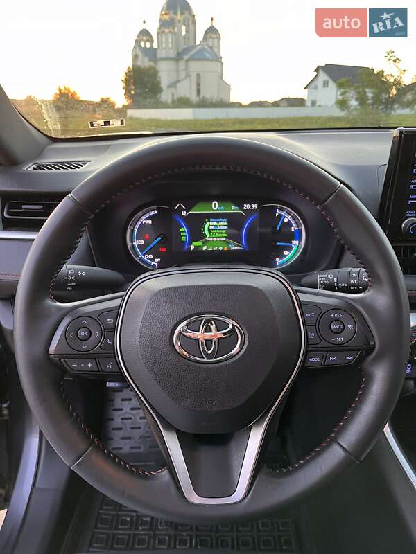 Позашляховик / Кросовер Toyota RAV4 2021 в Тернополі