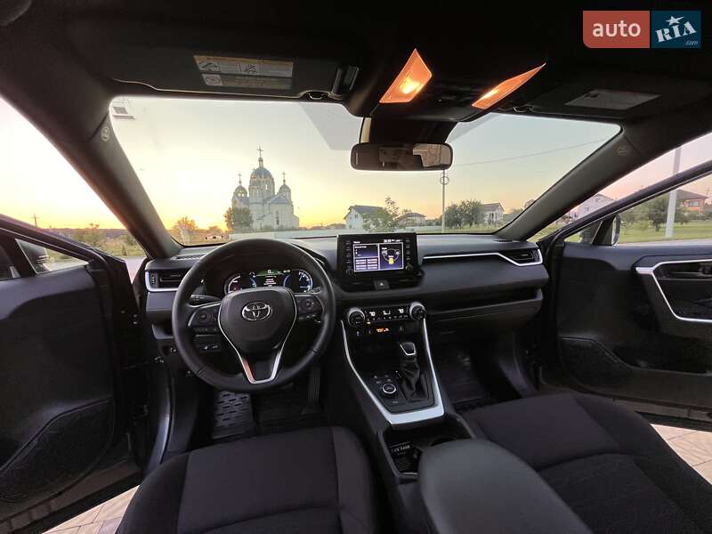 Позашляховик / Кросовер Toyota RAV4 2021 в Тернополі