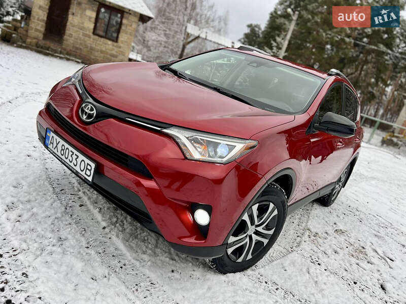 Позашляховик / Кросовер Toyota RAV4 2017 в Києві