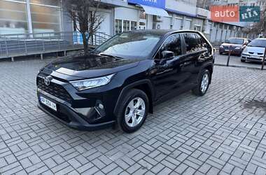 Позашляховик / Кросовер Toyota RAV4 2021 в Дніпрі