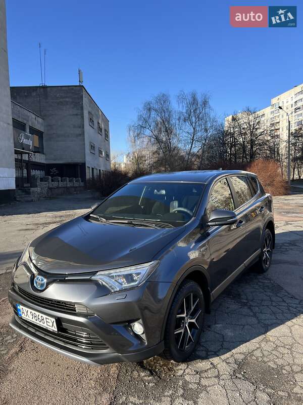 Позашляховик / Кросовер Toyota RAV4 2017 в Харкові