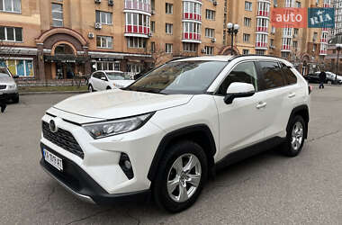 Позашляховик / Кросовер Toyota RAV4 2020 в Києві