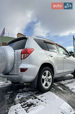 Позашляховик / Кросовер Toyota RAV4 2007 в Луцьку