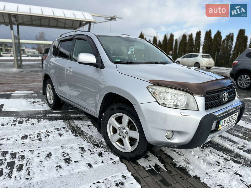 Позашляховик / Кросовер Toyota RAV4 2007 в Луцьку