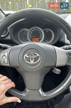 Позашляховик / Кросовер Toyota RAV4 2007 в Луцьку