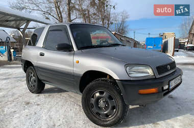 Позашляховик / Кросовер Toyota RAV4 1996 в 