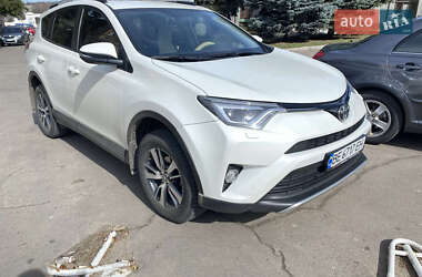 Внедорожник / Кроссовер Toyota RAV4 2015 в 