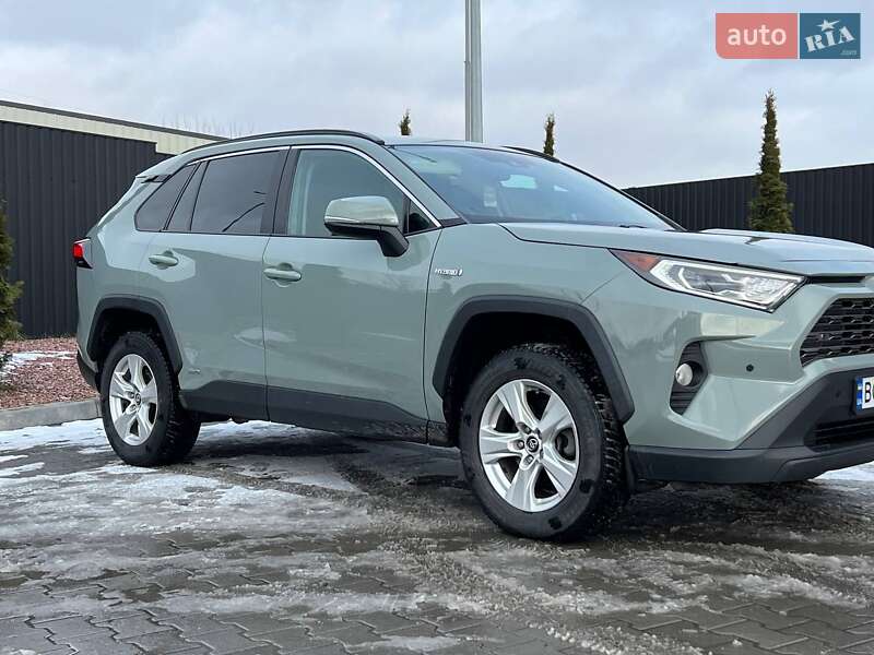 Внедорожник / Кроссовер Toyota RAV4 2019 в Тернополе
