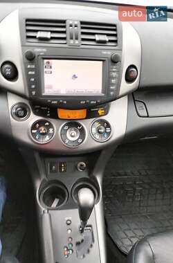 Позашляховик / Кросовер Toyota RAV4 2010 в Хмельницькому