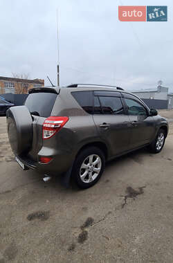 Позашляховик / Кросовер Toyota RAV4 2011 в Кам'янці