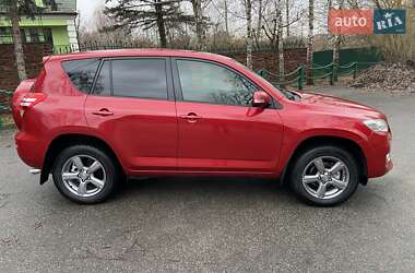 Внедорожник / Кроссовер Toyota RAV4 2012 в 