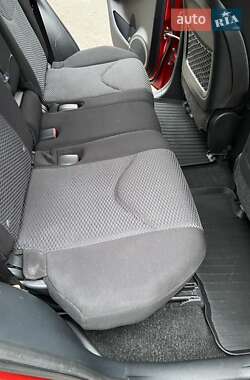 Внедорожник / Кроссовер Toyota RAV4 2012 в 