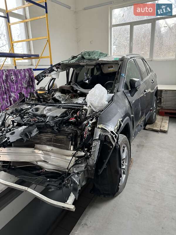 Внедорожник / Кроссовер Toyota RAV4 2022 в 