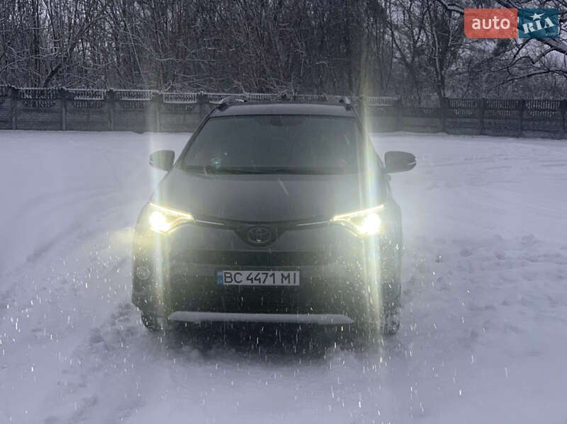 Позашляховик / Кросовер Toyota RAV4 2014 в Львові
