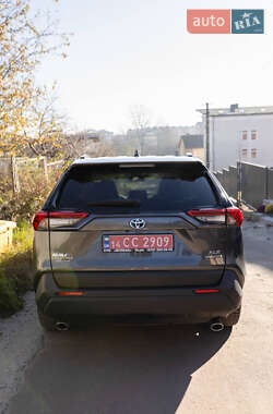 Внедорожник / Кроссовер Toyota RAV4 2022 в 