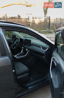Внедорожник / Кроссовер Toyota RAV4 2022 в 