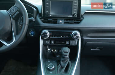 Внедорожник / Кроссовер Toyota RAV4 2022 в 