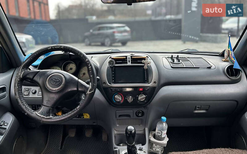 Внедорожник / Кроссовер Toyota RAV4 2002 в Черновцах