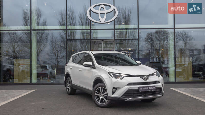 Внедорожник / Кроссовер Toyota RAV4 2018 в Днепре