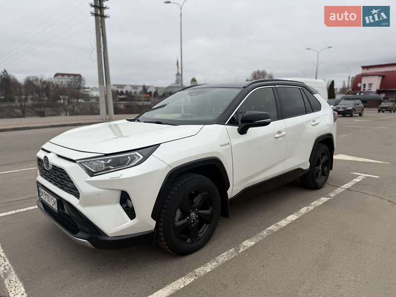 Позашляховик / Кросовер Toyota RAV4 2020 в Сумах