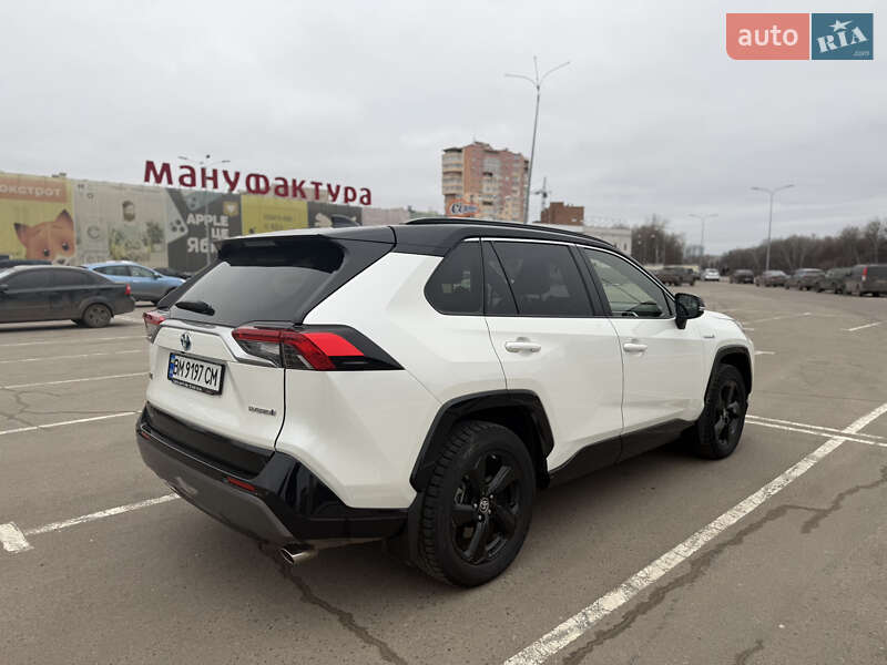Позашляховик / Кросовер Toyota RAV4 2020 в Сумах
