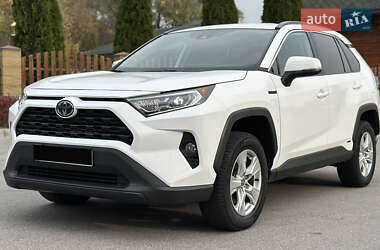 Позашляховик / Кросовер Toyota RAV4 2021 в Дніпрі