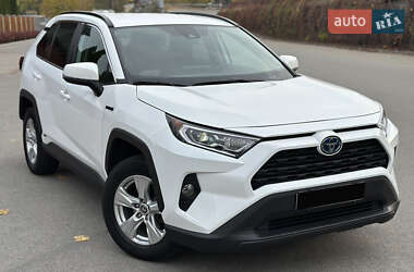 Позашляховик / Кросовер Toyota RAV4 2021 в Дніпрі