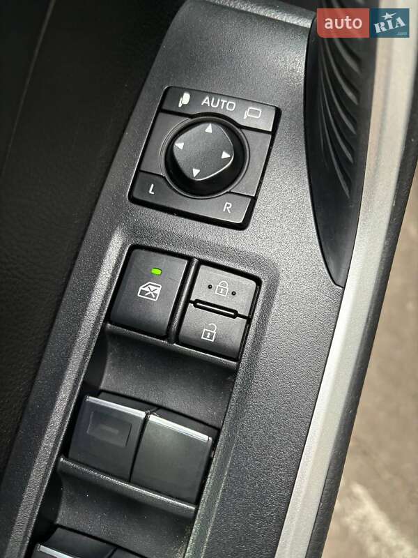 Позашляховик / Кросовер Toyota RAV4 2020 в Києві