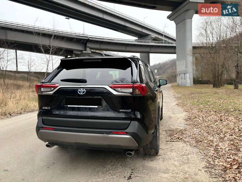 Позашляховик / Кросовер Toyota RAV4 2020 в Києві