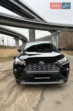 Позашляховик / Кросовер Toyota RAV4 2020 в Києві