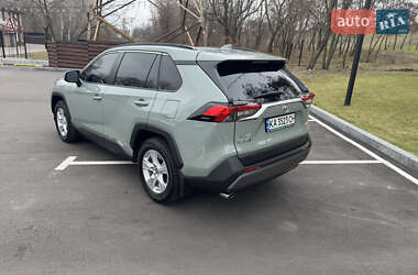 Позашляховик / Кросовер Toyota RAV4 2021 в Києві