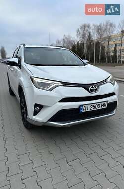 Позашляховик / Кросовер Toyota RAV4 2016 в Білій Церкві