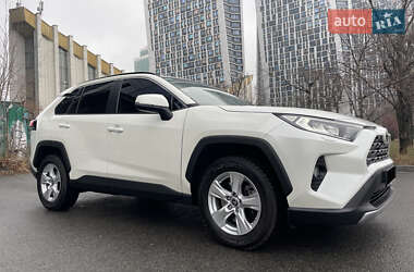 Позашляховик / Кросовер Toyota RAV4 2020 в Києві