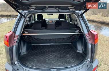 Внедорожник / Кроссовер Toyota RAV4 2012 в 