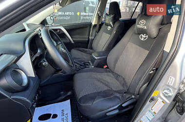 Внедорожник / Кроссовер Toyota RAV4 2015 в 