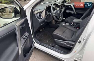Внедорожник / Кроссовер Toyota RAV4 2013 в 