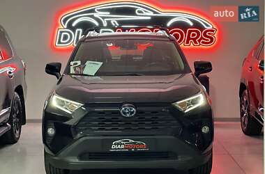 Позашляховик / Кросовер Toyota RAV4 2020 в Полтаві