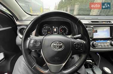 Внедорожник / Кроссовер Toyota RAV4 2017 в Киеве