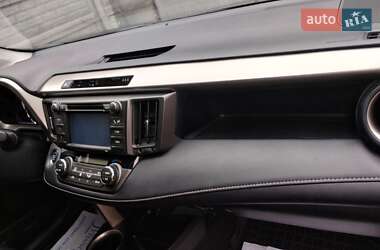 Внедорожник / Кроссовер Toyota RAV4 2014 в 